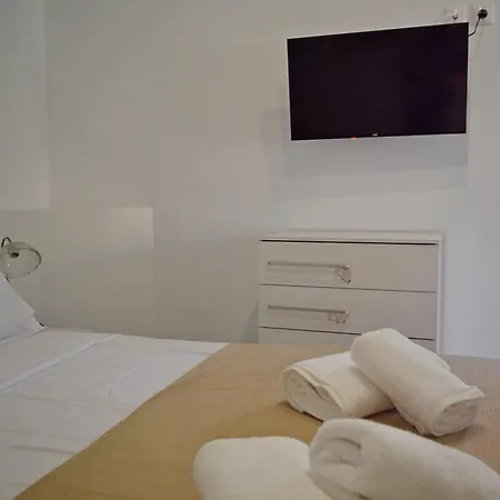 Malvazios Faragnanti #3 Apartamento *